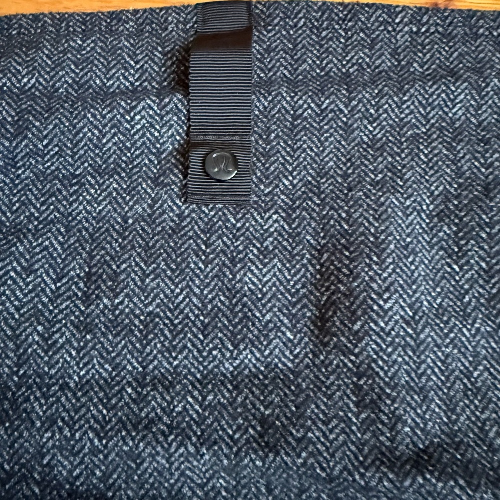 Lululemon 2 scarves one dark grey one light grey